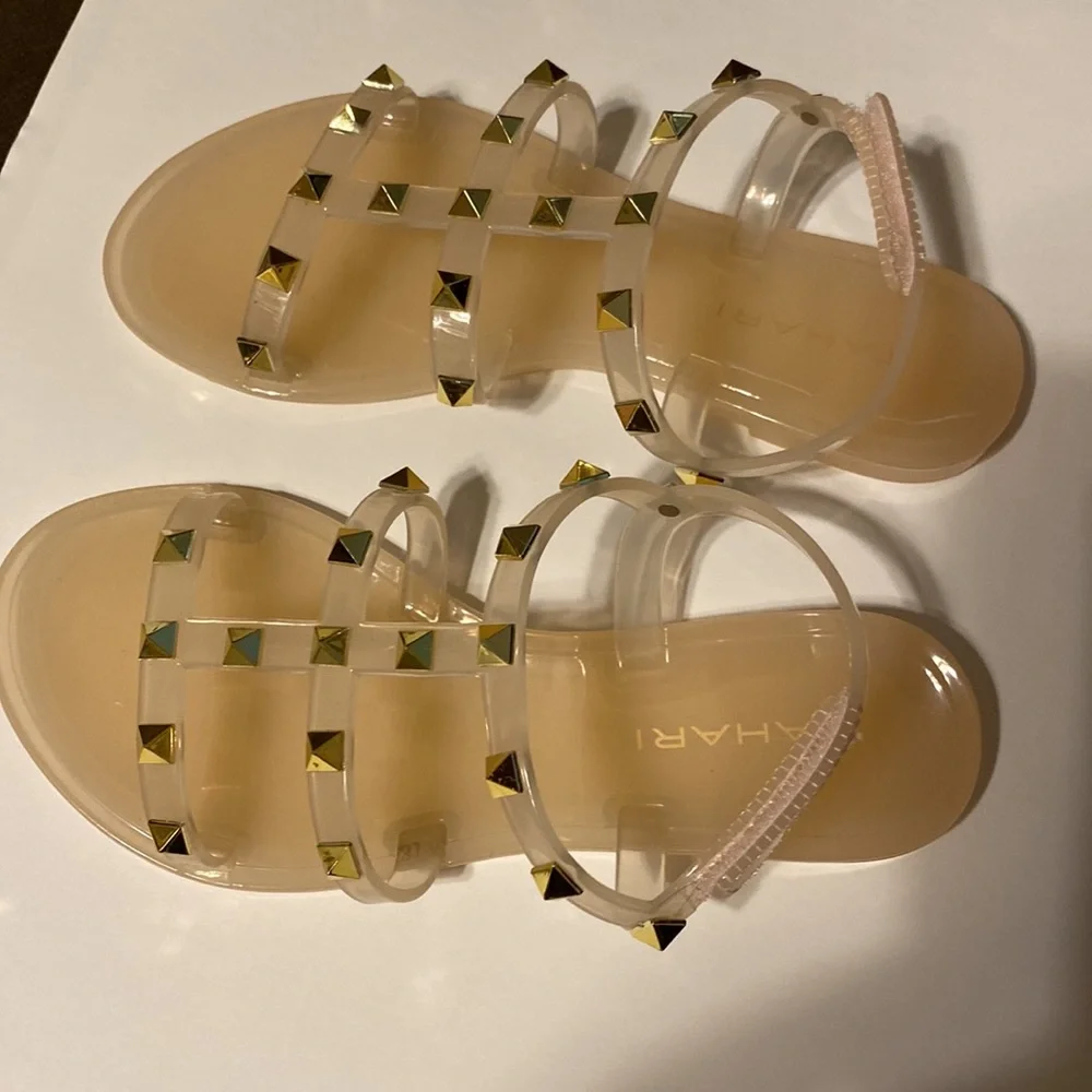 TAHARI KIDS JELLY SHOES SIZE 32